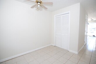 18 Cadogan Way in Nashua, NH - Building Photo - Building Photo