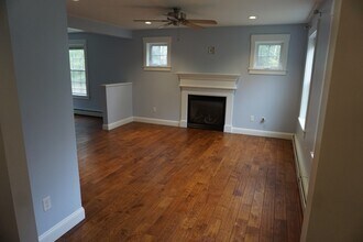 18 Lilac Ln in Kennebunk, ME - Building Photo - Building Photo