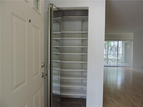 68 Springhedge Ct St in Smyrna, GA - Building Photo - Building Photo