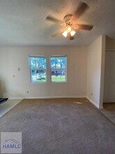 646 Fleming Rd in Hinesville, GA - Foto de edificio - Building Photo