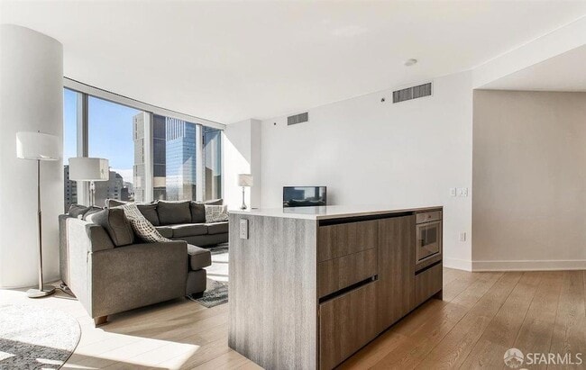 338 Main St, Unit 10A in San Francisco, CA - Foto de edificio - Building Photo