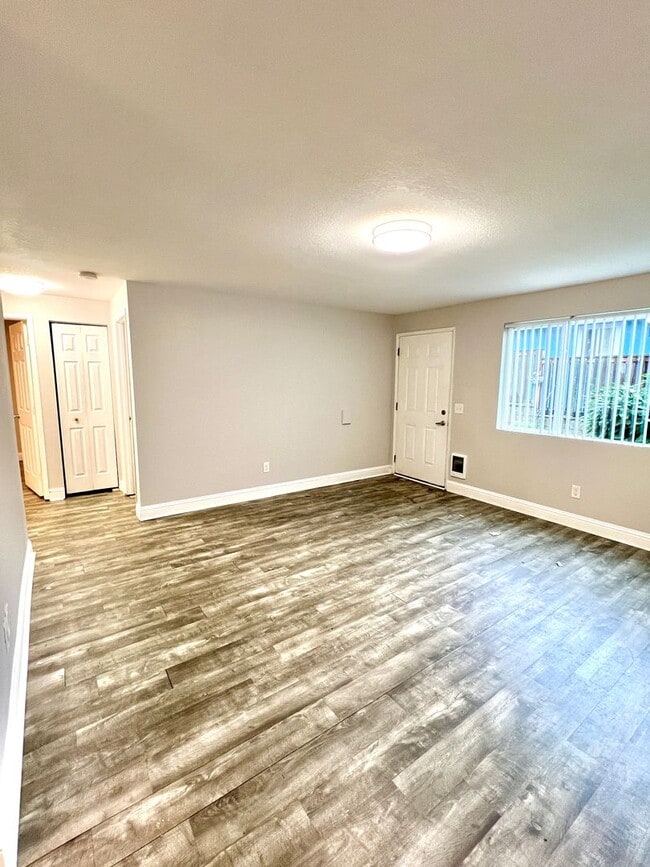 4620 NE Lombard St in Portland, OR - Building Photo - Building Photo