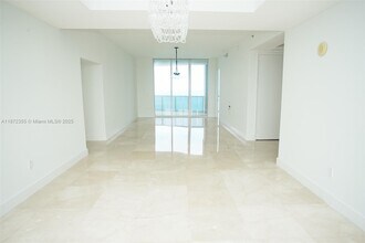 15811 Collins Ave, Unit 3004 in North Miami Beach, FL - Building Photo - Building Photo