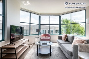 2 Townsend St in San Francisco, CA - Building Photo