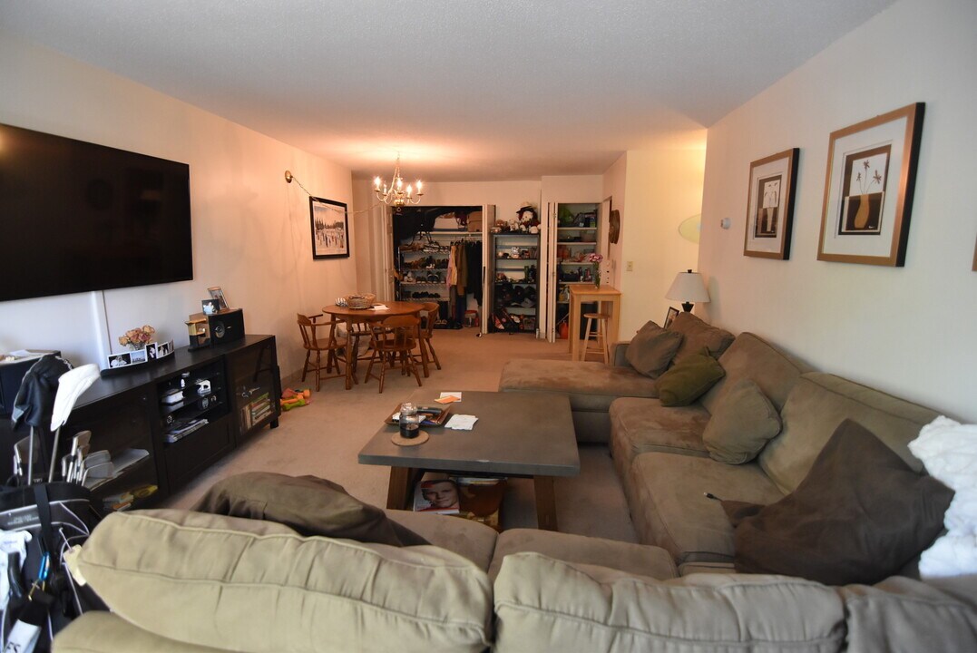84 Pleasant St-Unit -25 in Brookline, MA - Building Photo