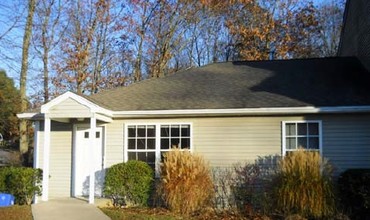 Norwich Woods in Norwich, CT - Foto de edificio - Building Photo