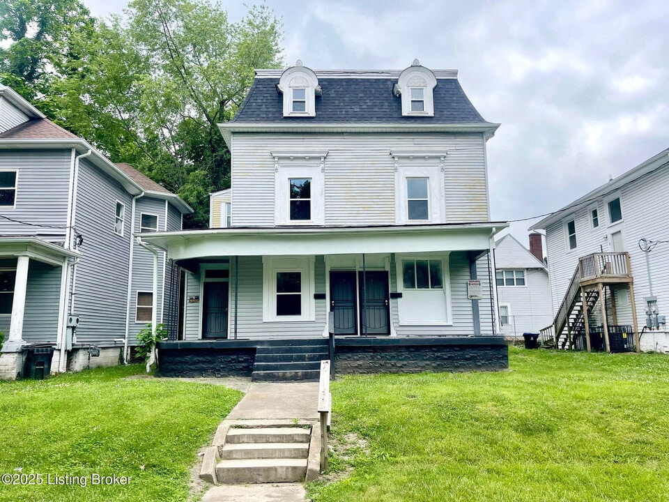 4116 W Broadway in Louisville, KY - Building Photo