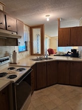 210 Sweet Cir in Winter Haven, FL - Foto de edificio - Building Photo