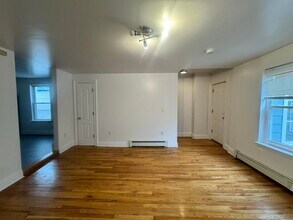 146 Webster Ave in Jersey City, NJ - Building Photo - Building Photo