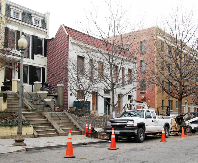 2142 O St NW in Washington, DC - Building Photo - Building Photo