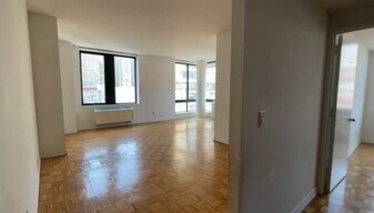 2 S End Ave in New York, NY - Building Photo