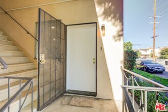 11825 Iowa Ave in Los Angeles, CA - Building Photo - Building Photo