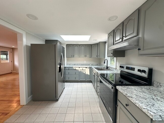 33 Park Dr in Acushnet, MA - Building Photo - Building Photo