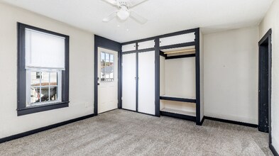 1208 Rhomberg Ave in Dubuque, IA - Foto de edificio - Building Photo