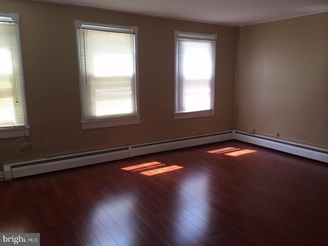 225 Wood St in Bristol, PA - Building Photo - Building Photo