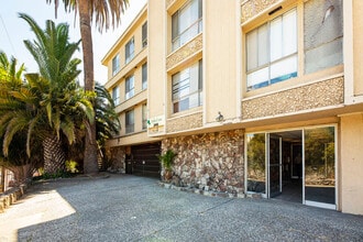 345 MacArthur in Oakland, CA - Building Photo - Building Photo