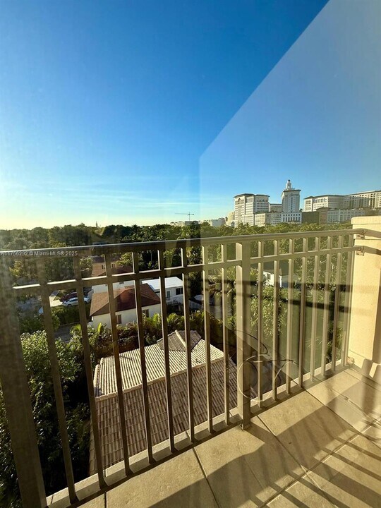 2650 SW 37th Ave in Miami, FL - Building Photo