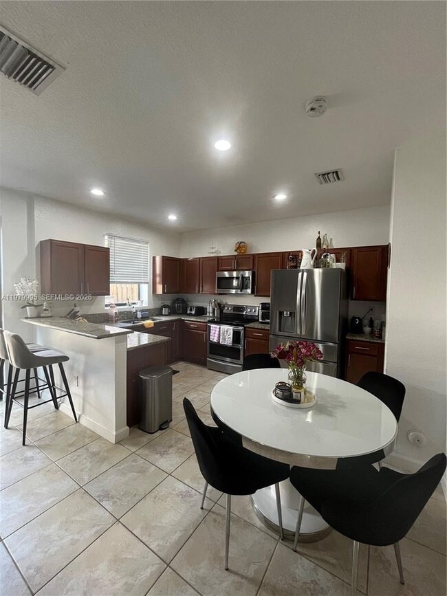 11271 SW 240th St in Homestead, FL - Building Photo - Building Photo