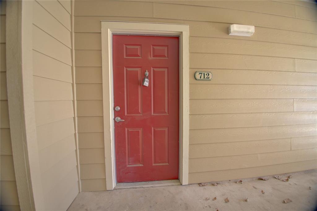 2320 Gracy Farms Ln in Austin, TX - Building Photo