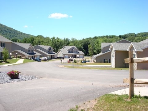 Mountain Laurel Gardens in Arkville, NY - Building Photo