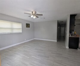 7610 SW 10th St in North Lauderdale, FL - Building Photo - Building Photo