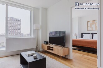 180 Broome St in New York, NY - Building Photo - Building Photo