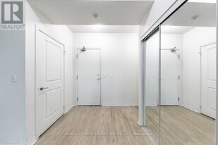 2885 Bayview Ave in Toronto, ON - Building Photo