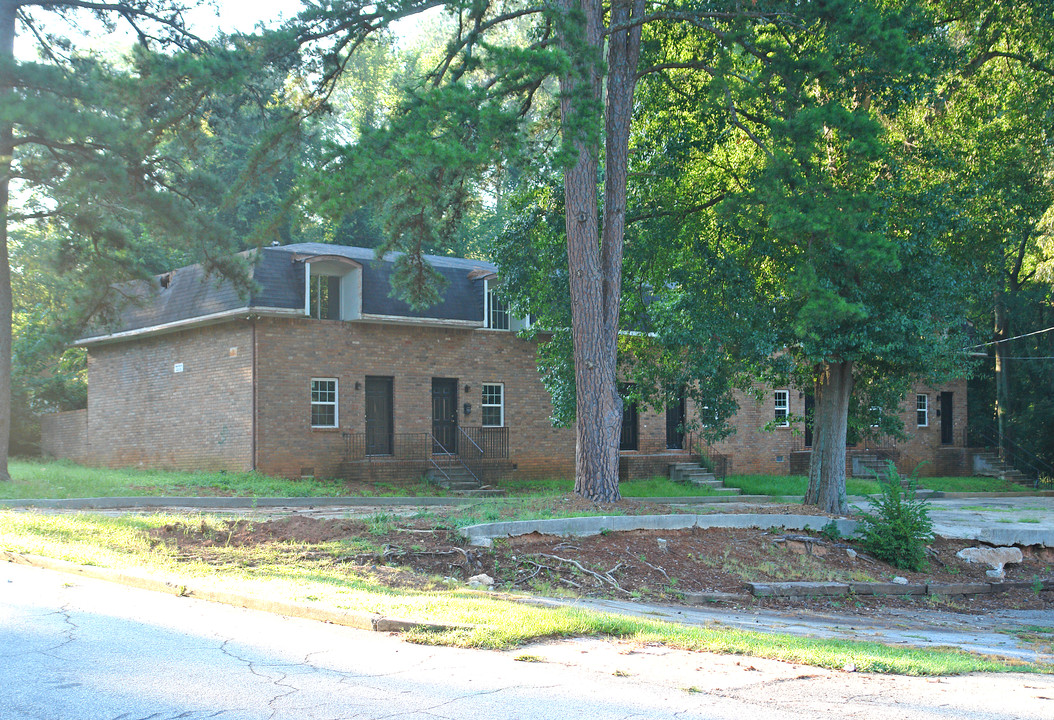 2156 Park Ter in College Park, GA - Foto de edificio