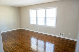 2589 Browns Mill Rd SE in Atlanta, GA - Building Photo - Building Photo