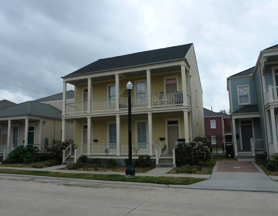 832 St Mary Dr in New Orleans, LA - Foto de edificio