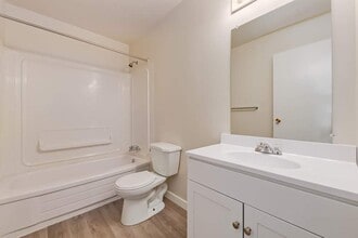 Woodlily Court in Moose Jaw, SK - Building Photo - Building Photo