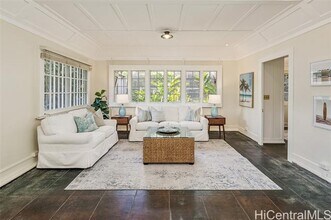 3030 Kalakaua Ave in Honolulu, HI - Building Photo - Building Photo