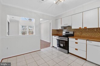 15 Friendswood Ct in Baltimore, MD - Building Photo - Building Photo