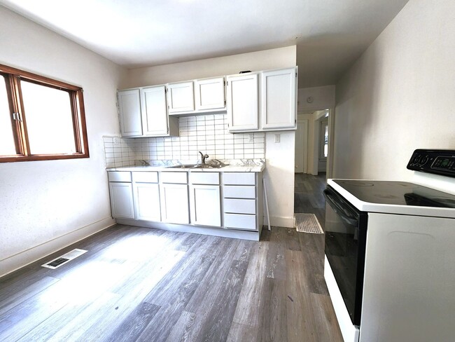 1518 S 37th St. in Milwaukee, WI - Building Photo - Building Photo