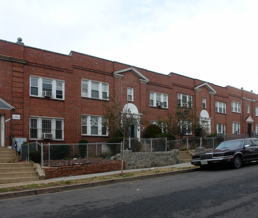 1322 Orren St NE in Washington, DC - Building Photo