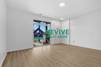 15715 Parkway Ln in Southgate, MI - Building Photo - Building Photo