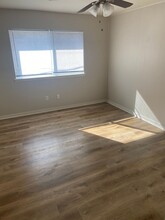 Oakwood Place in Fayetteville, AR - Building Photo - Interior Photo