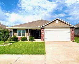 14713 S Lakewood Ave