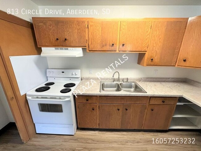 2103 4th Ave SE in Aberdeen, SD - Building Photo - Building Photo