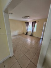 317 NE 2nd St in Hallandale Beach, FL - Building Photo - Building Photo