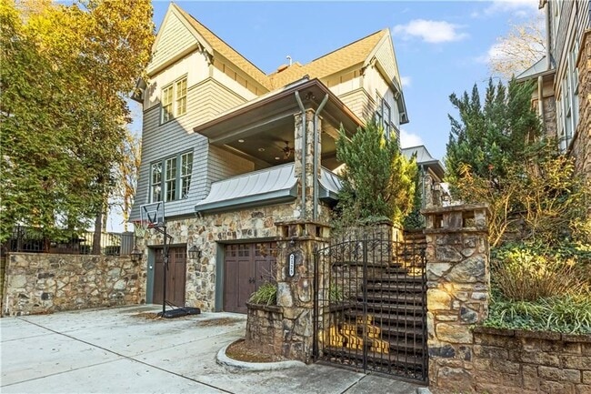 property at 2125 Cooper Lake Rd SE