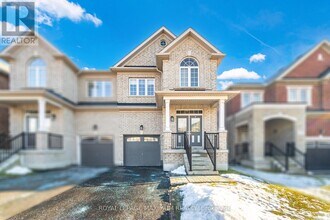 162 Gentile Cir in Vaughan, ON - Building Photo - Building Photo