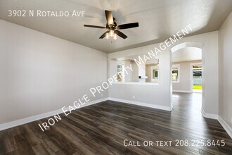 3902 N Rotaldo Ave in Meridian, ID - Building Photo - Building Photo