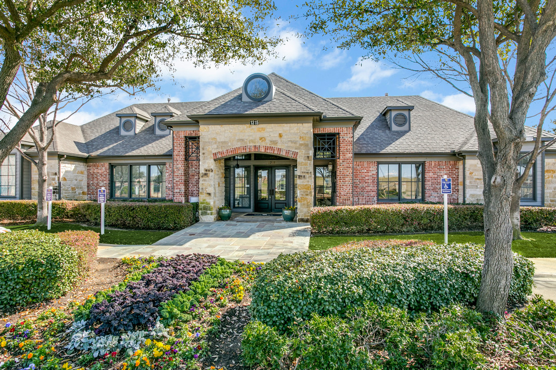 The Club at Riverchase in Coppell, TX - Building Photo