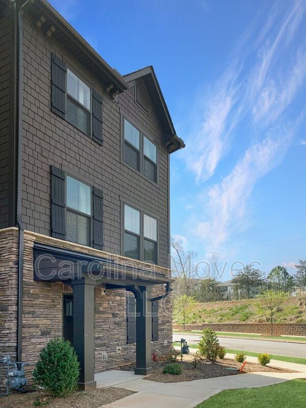 5 Glen Alpine Way in Greenville, SC - Building Photo - Building Photo