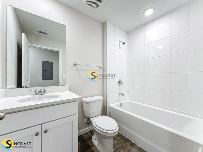 6445 Breezy Oaks Wy in Jacksonville, FL - Foto de edificio - Building Photo