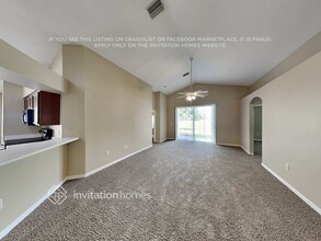 2328 Roanoke Springs Dr in Ruskin, FL - Foto de edificio - Building Photo