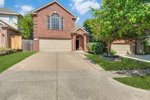 4933 Glenscape Trail in Fort Worth, TX - Building Photo
