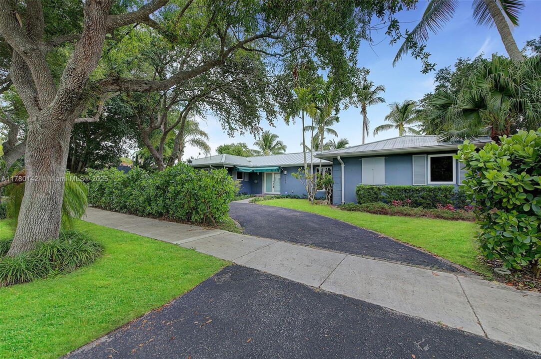 7396 SW 128th St in Pinecrest, FL - Building Photo