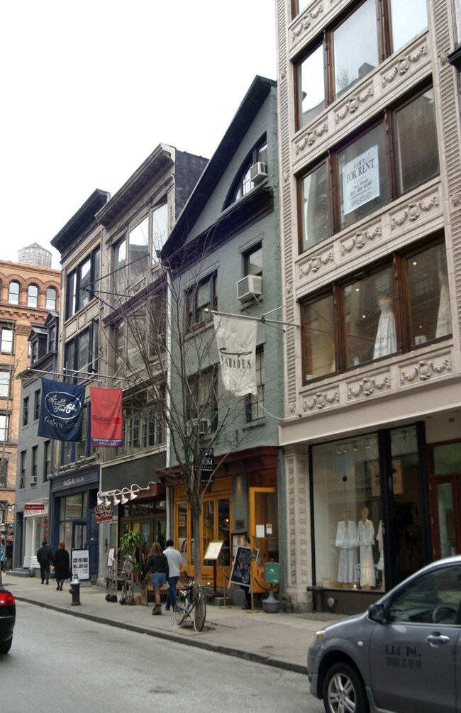 152 Spring St in New York, NY - Building Photo - Building Photo